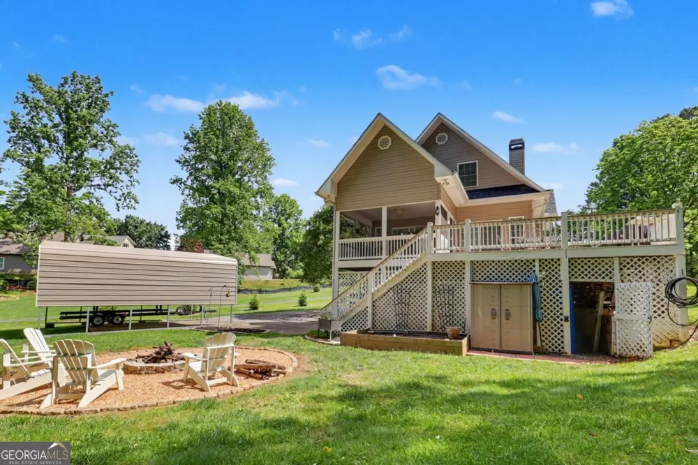 2255 Thunder Oak RD Young Harris, GA 30582