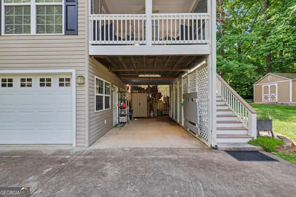 2255 Thunder Oak RD Young Harris, GA 30582