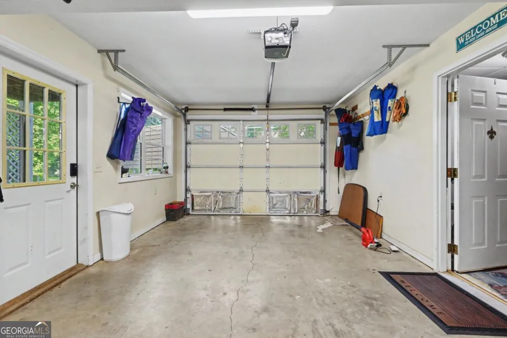 2255 Thunder Oak RD Young Harris, GA 30582