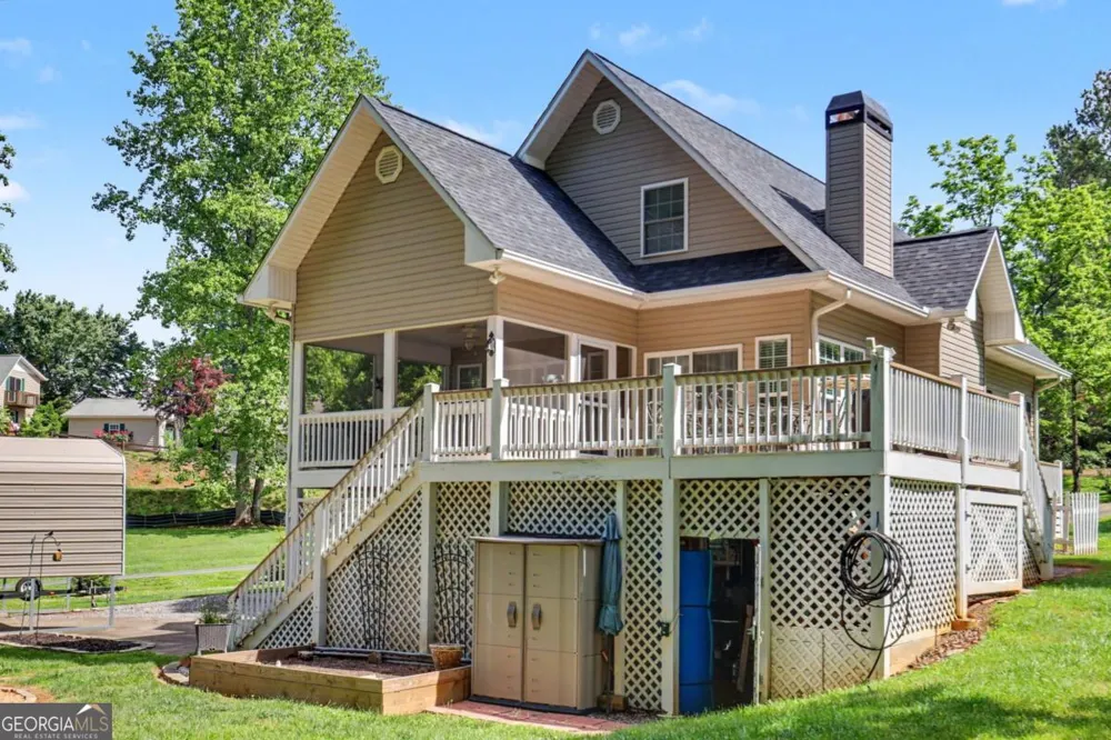 2255 Thunder Oak RD Young Harris, GA 30582