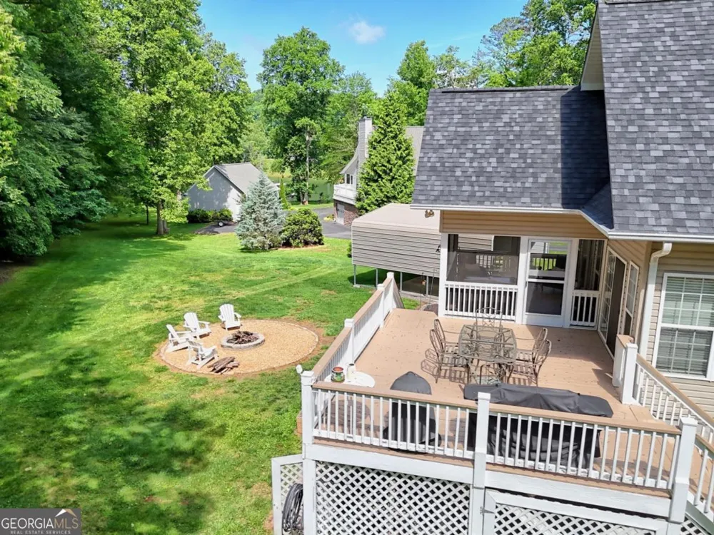2255 Thunder Oak RD Young Harris, GA 30582