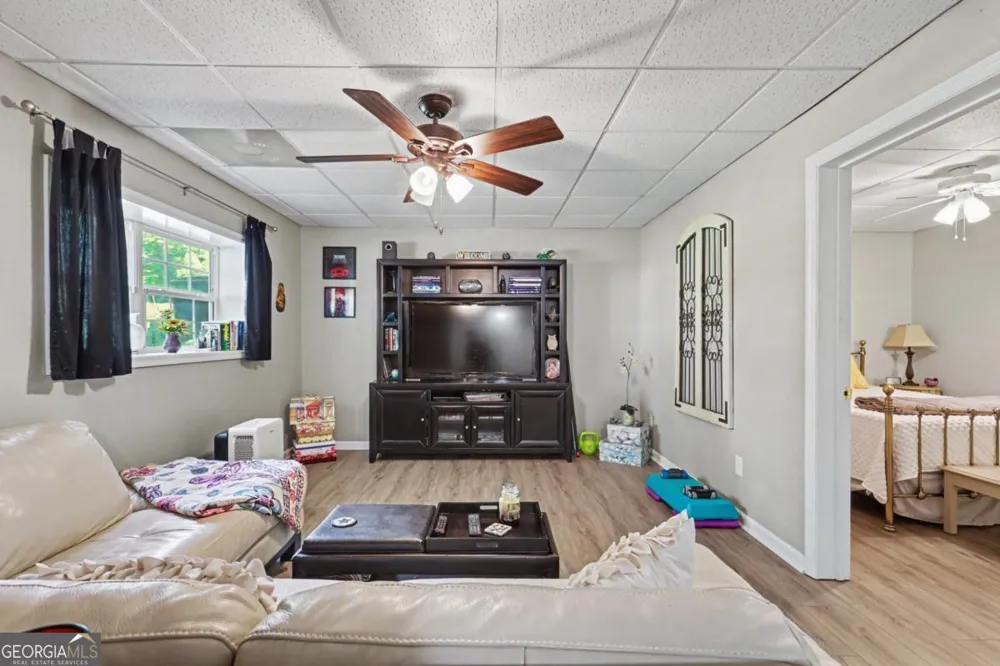 2255 Thunder Oak RD Young Harris, GA 30582