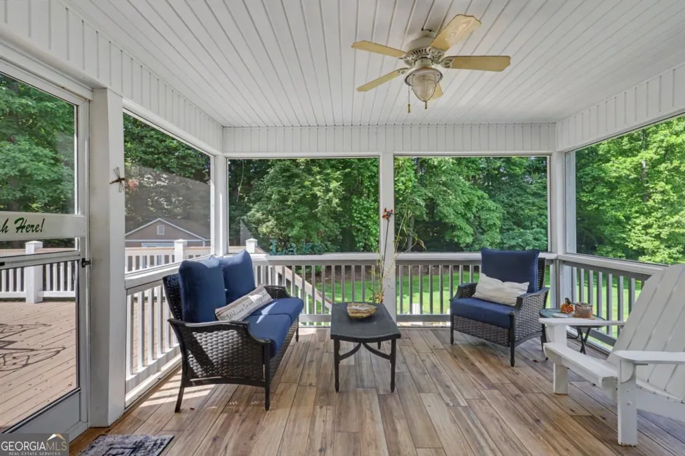 2255 Thunder Oak RD Young Harris, GA 30582