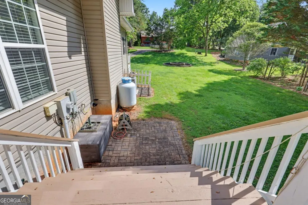 2255 Thunder Oak RD Young Harris, GA 30582