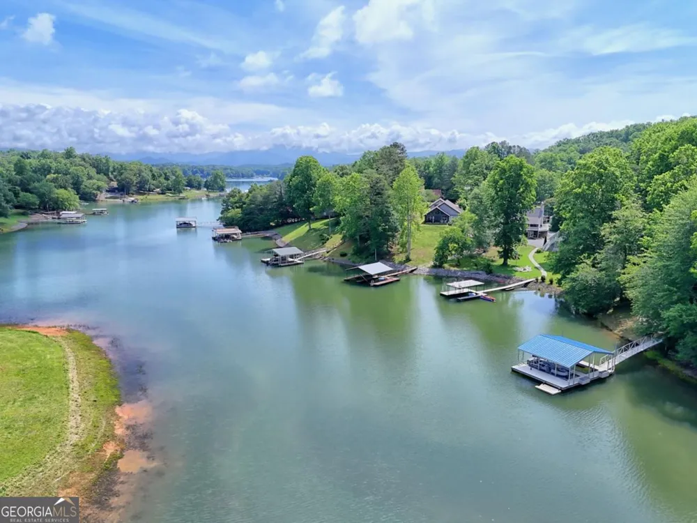 2255 Thunder Oak RD Young Harris, GA 30582