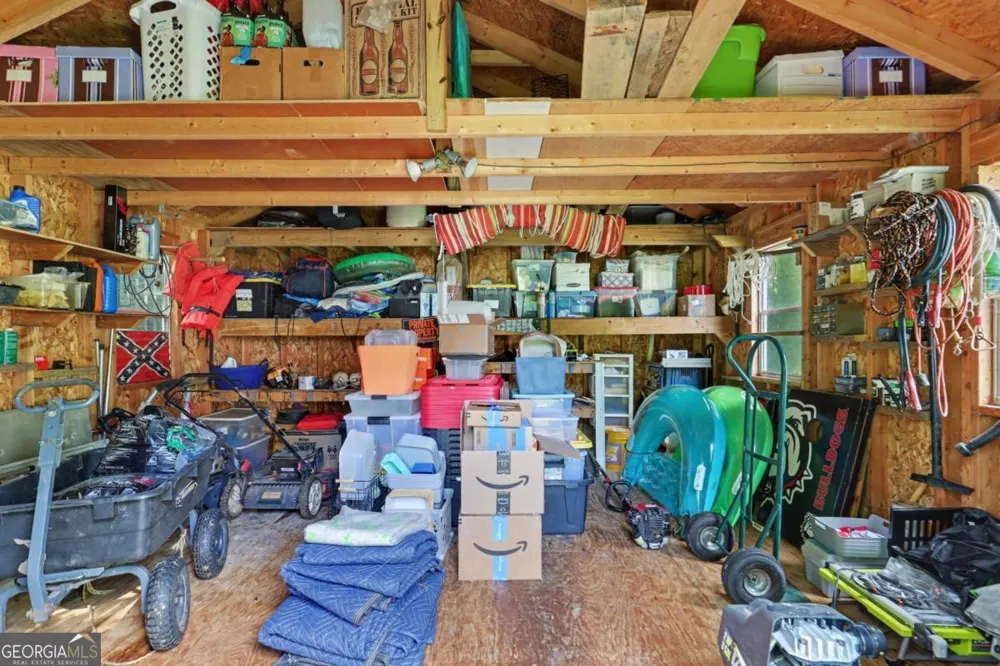 2255 Thunder Oak RD Young Harris, GA 30582