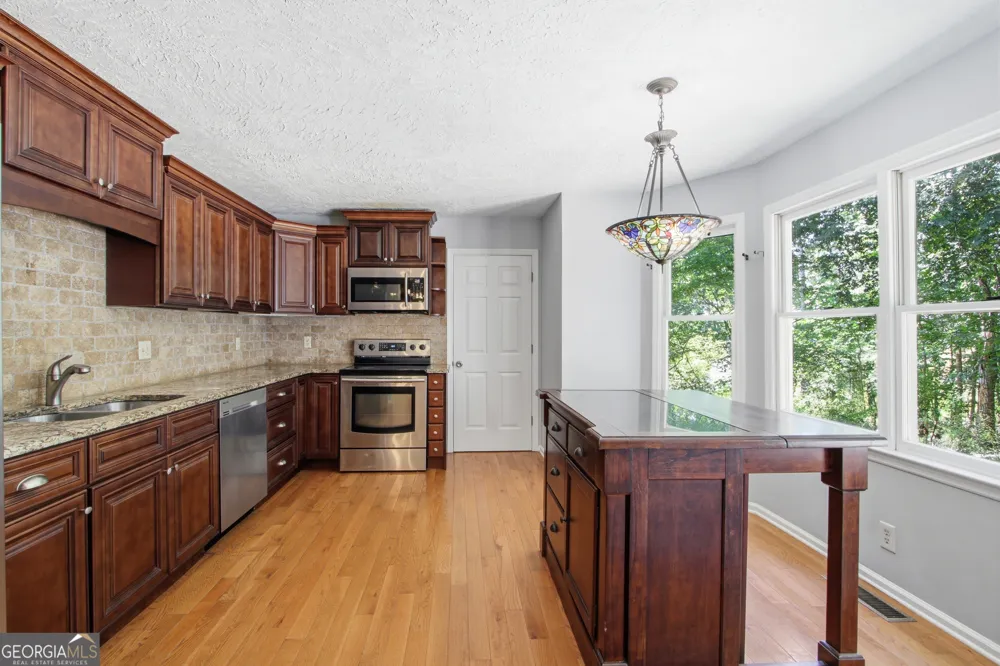104 West LN SE Calhoun, GA 30701
