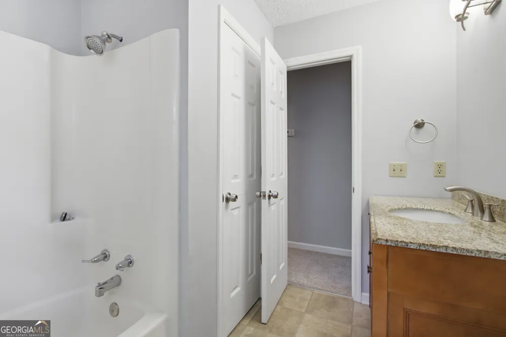 104 West LN SE Calhoun, GA 30701