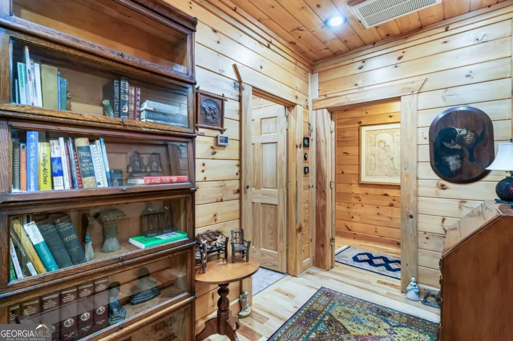 3383 Indian Springs DR Hiawassee, GA 30546