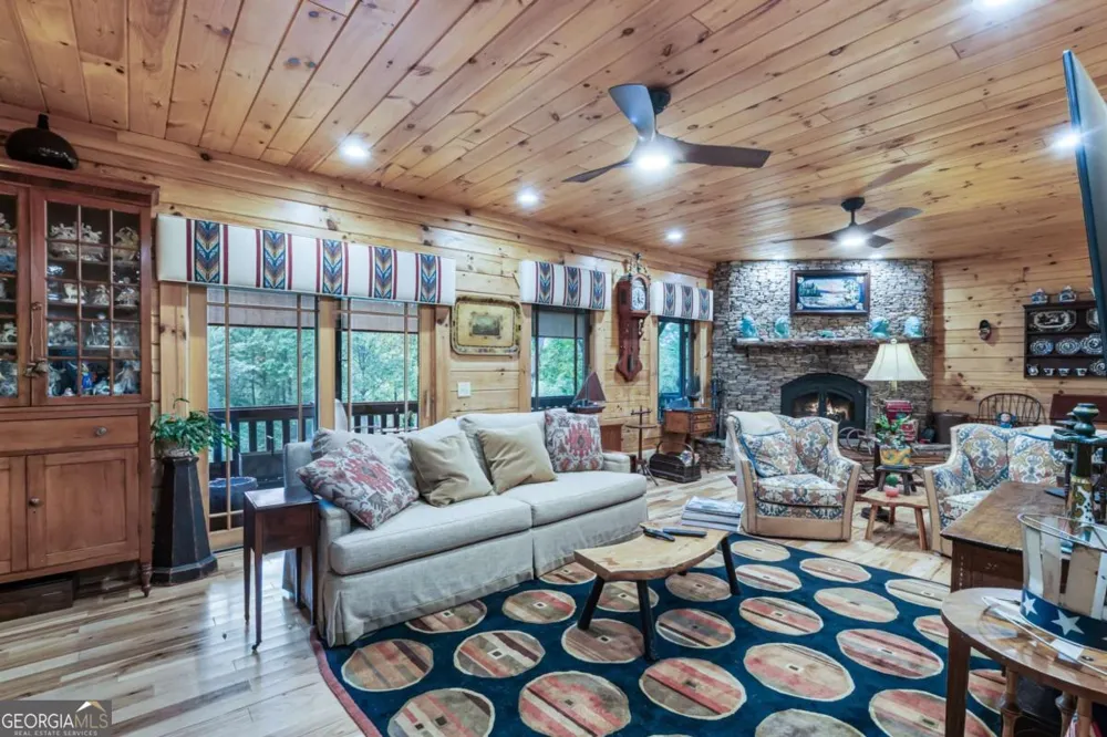 3383 Indian Springs DR Hiawassee, GA 30546