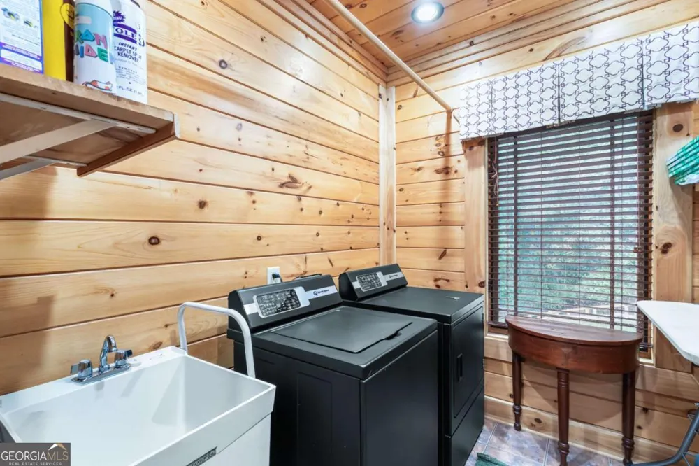 3383 Indian Springs DR Hiawassee, GA 30546