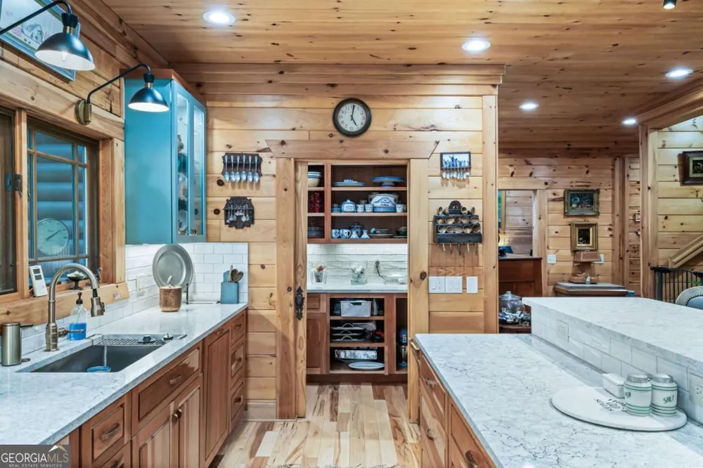3383 Indian Springs DR Hiawassee, GA 30546