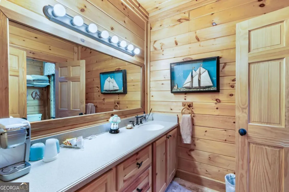 3383 Indian Springs DR Hiawassee, GA 30546