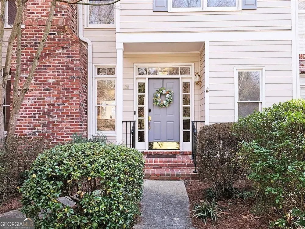 128 River Ridge LN Roswell, GA 30075