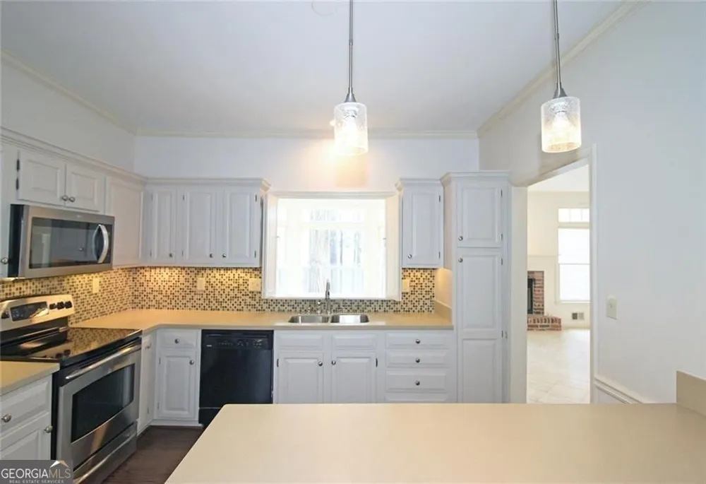 128 River Ridge LN Roswell, GA 30075