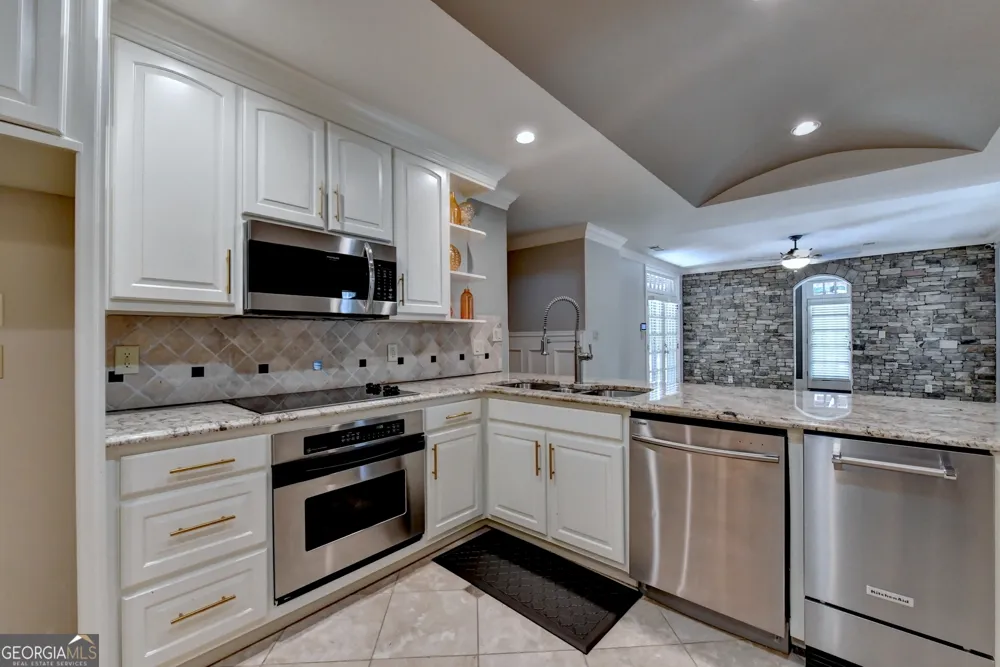 1390 Hillside DR Grayson, GA 30017