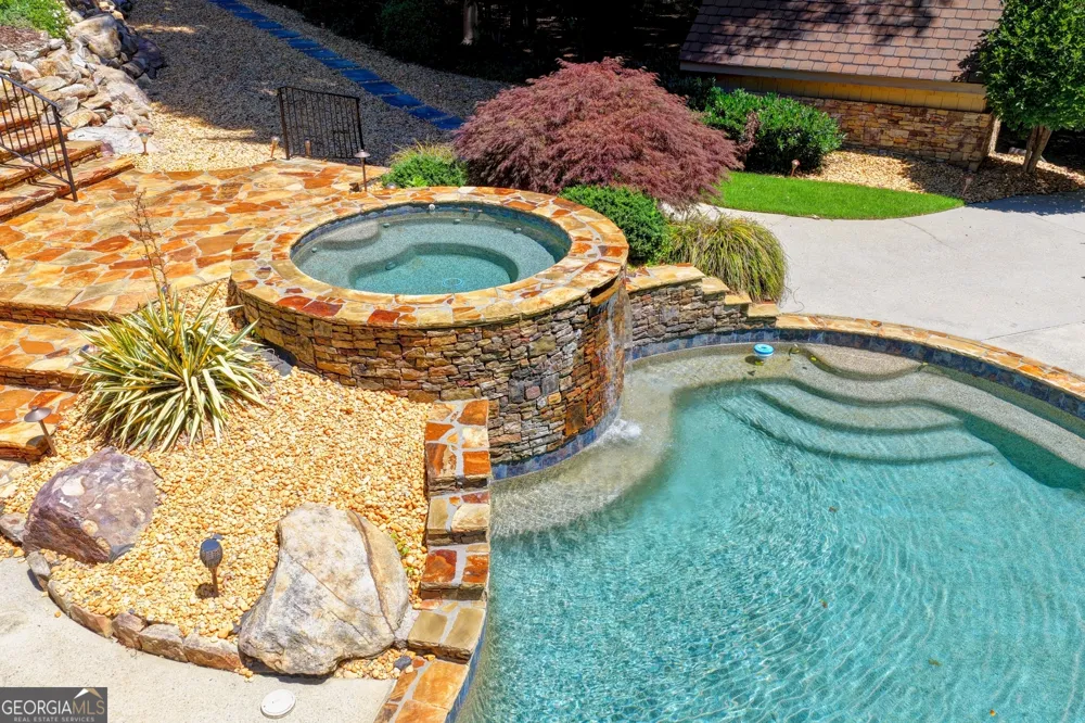 1390 Hillside DR Grayson, GA 30017