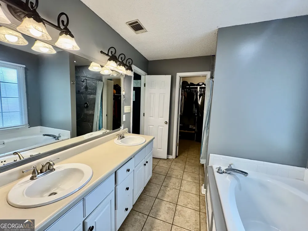104 Winchester DR Leesburg, GA 31763