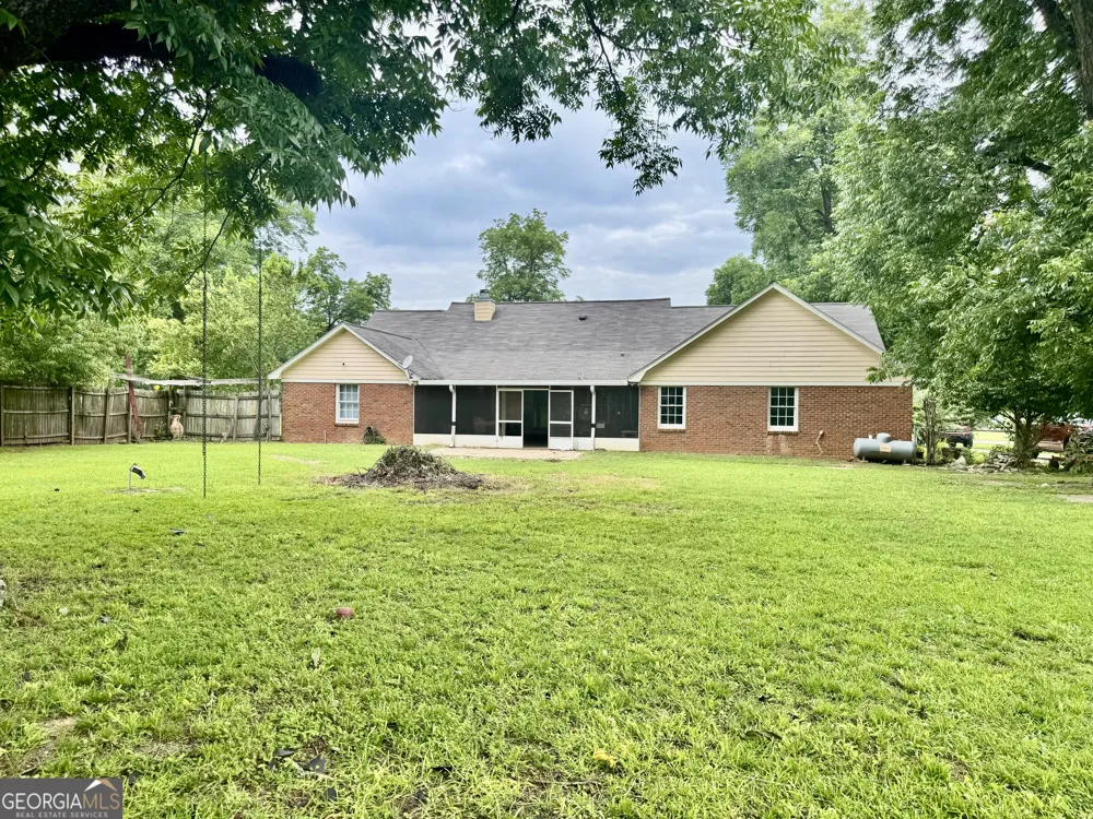 104 Winchester DR Leesburg, GA 31763