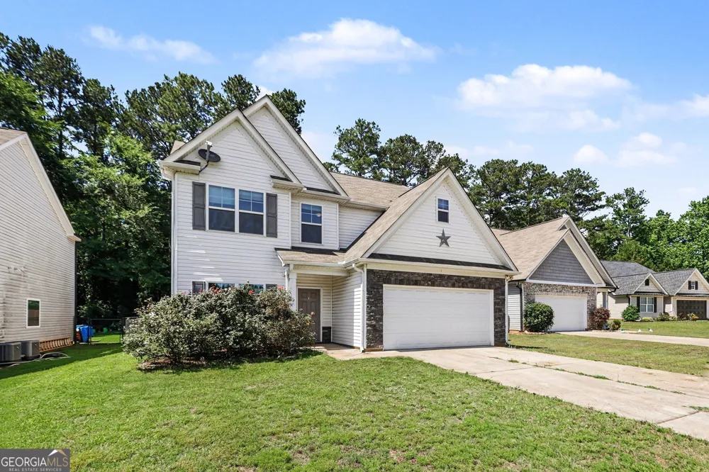 29 Hill Top CIR Grantville, GA 30220