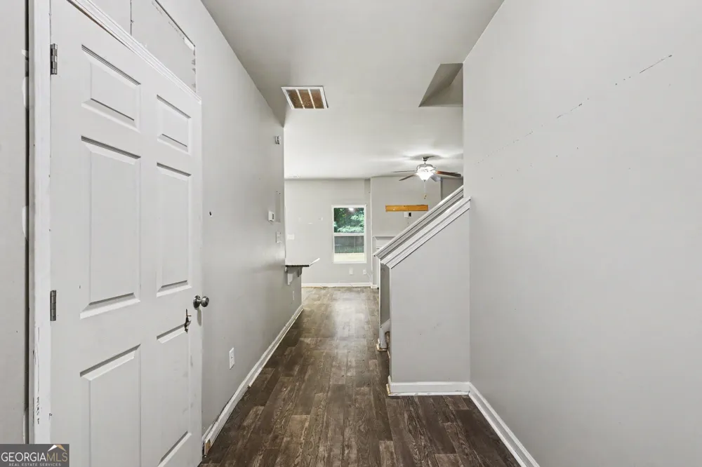29 Hill Top CIR Grantville, GA 30220