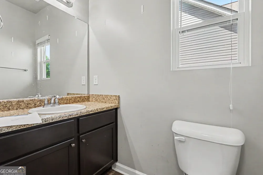 29 Hill Top CIR Grantville, GA 30220