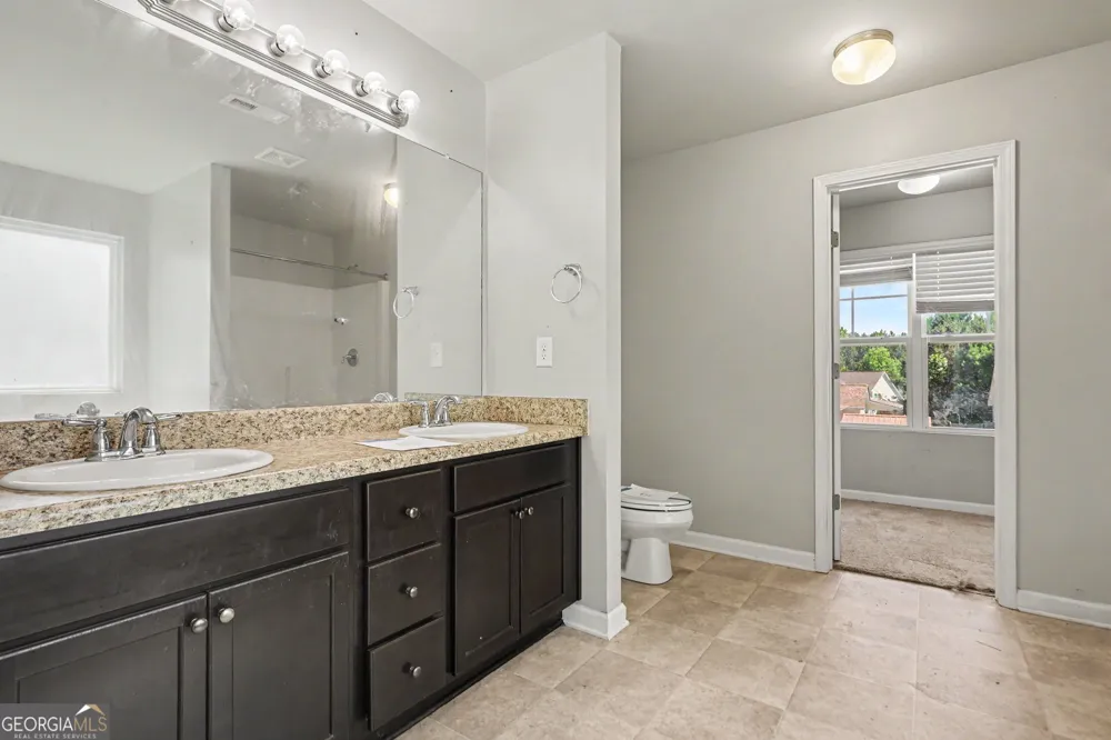 29 Hill Top CIR Grantville, GA 30220