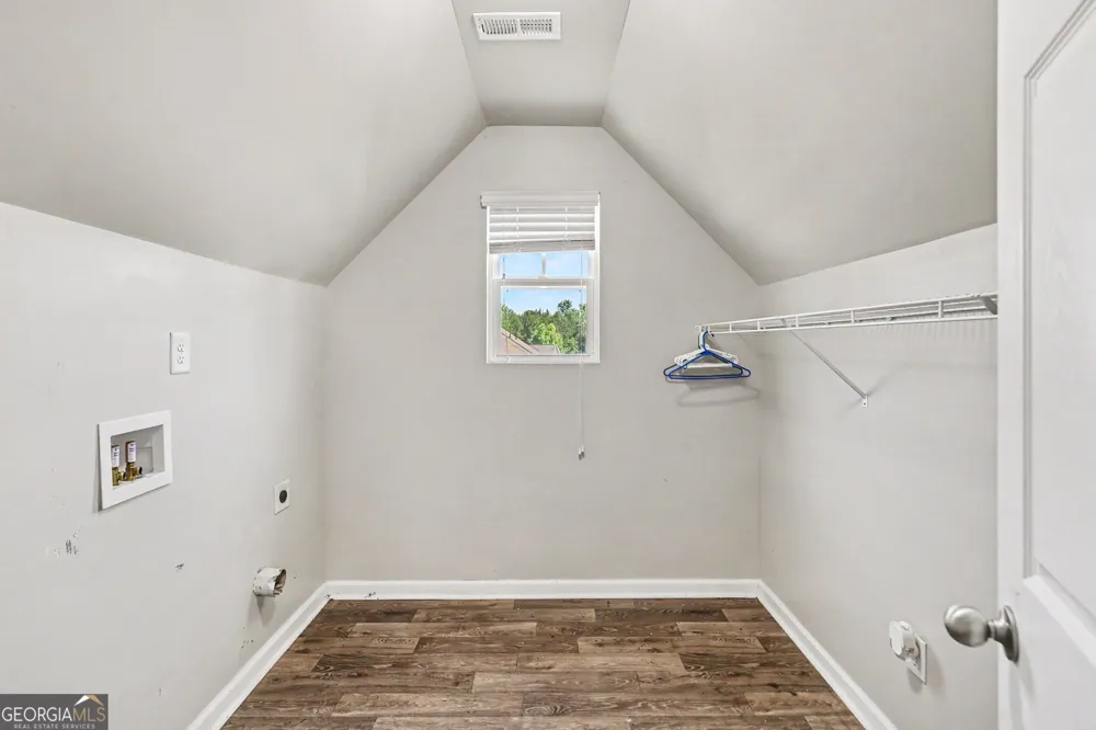 29 Hill Top CIR Grantville, GA 30220