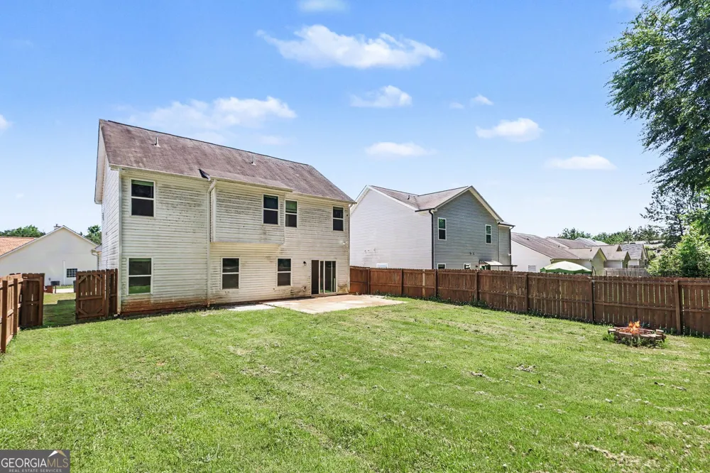 29 Hill Top CIR Grantville, GA 30220