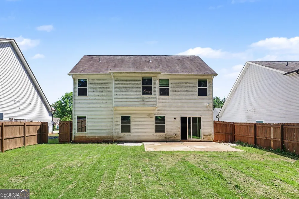 29 Hill Top CIR Grantville, GA 30220