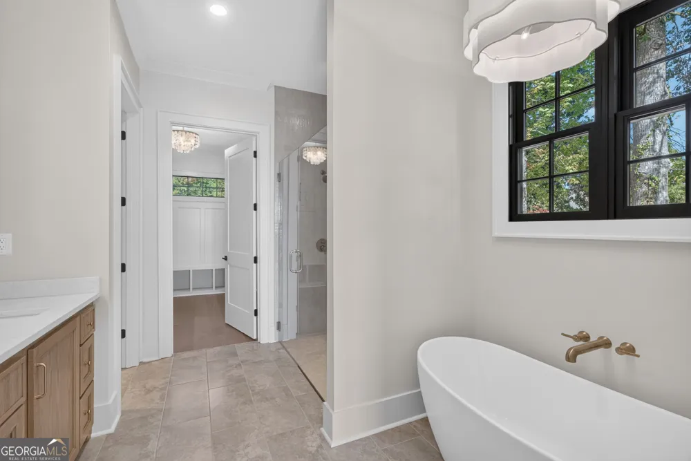 213 Lakecrest DR NE Milledgeville, GA 31061