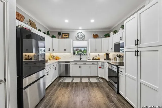 308 Wood View Cir Bandera, TX 78003