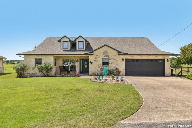 308 Wood View Cir Bandera, TX 78003