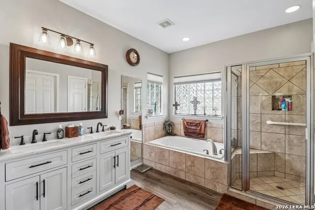 308 Wood View Cir Bandera, TX 78003
