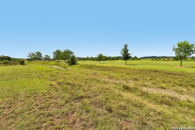 308 Wood View Cir Bandera, TX 78003