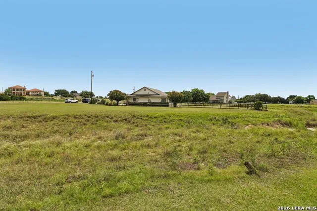 308 Wood View Cir Bandera, TX 78003