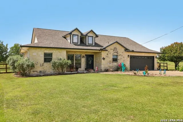 308 Wood View Cir Bandera, TX 78003