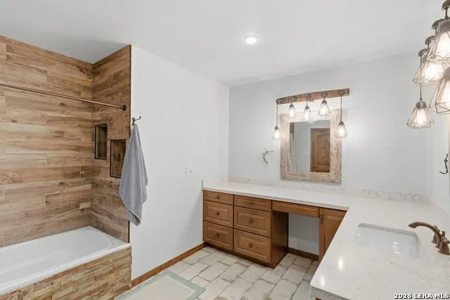 197 TWO SISTERS RD Medina, TX 78055