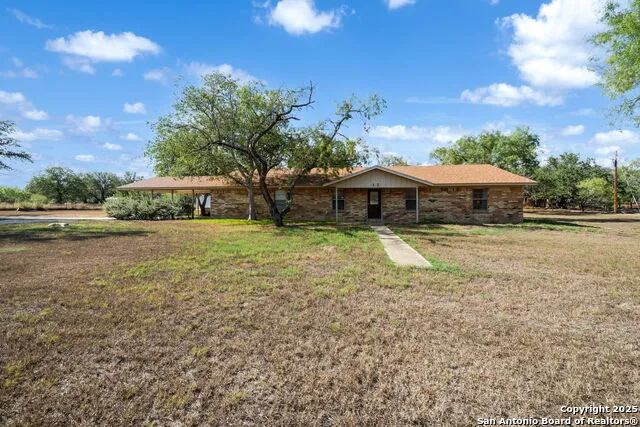 82 PULLIAM DR Pleasanton, TX 78064
