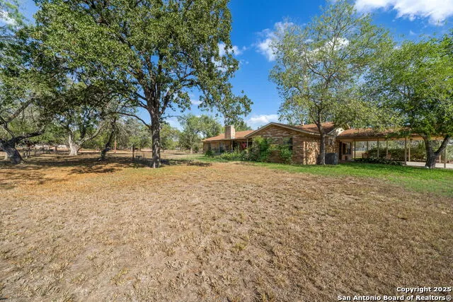 82 PULLIAM DR Pleasanton, TX 78064