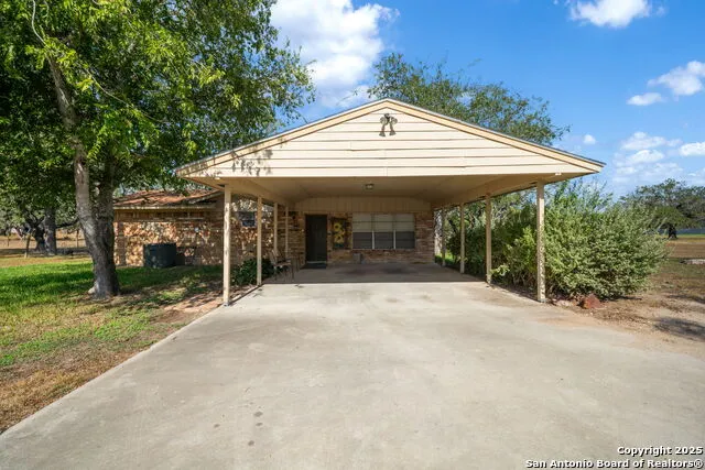 82 PULLIAM DR Pleasanton, TX 78064