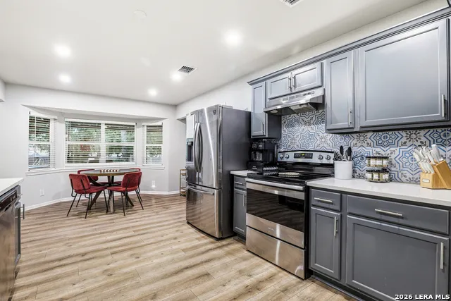 100 Northcrest Dr Castle Hills, TX 78213