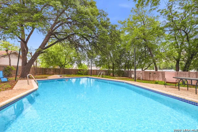 100 Northcrest Dr Castle Hills, TX 78213