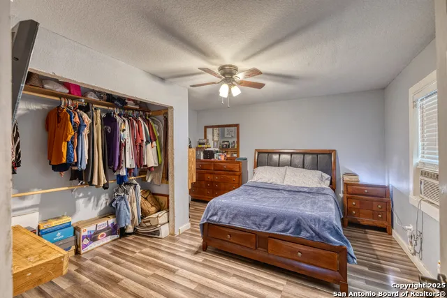 806 S Park St Uvalde, TX 78801