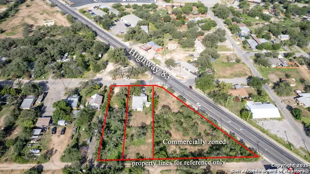 806 S Park St Uvalde, TX 78801