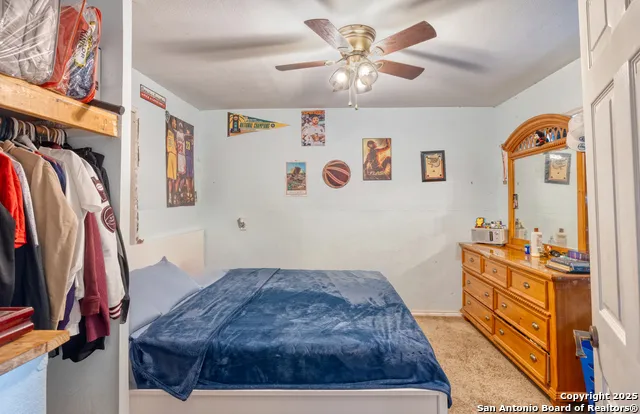 806 S Park St Uvalde, TX 78801
