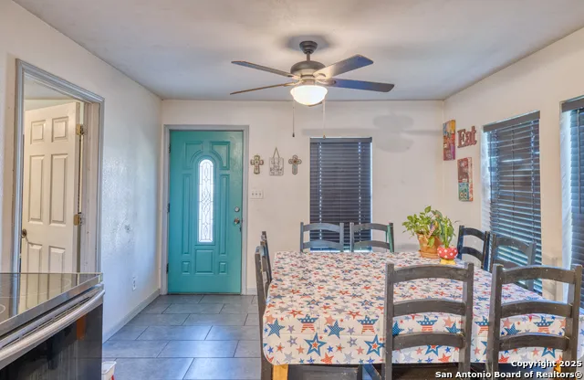 806 S Park St Uvalde, TX 78801