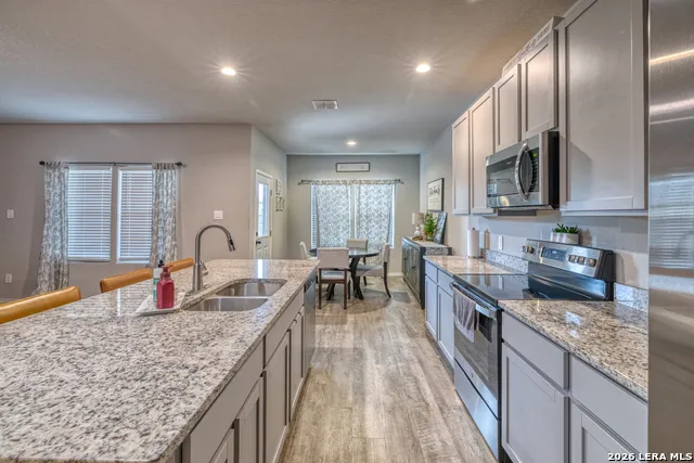 20009 HUCKLEBERRY ST Lytle, TX 78052
