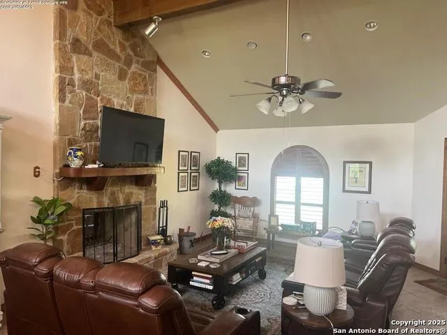 782 Lakeshore Bandera, TX 78003