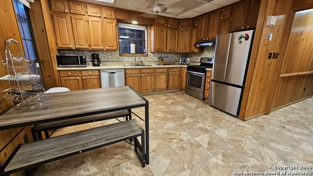1647 Rio Ranchero Pipe Creek, TX 78063